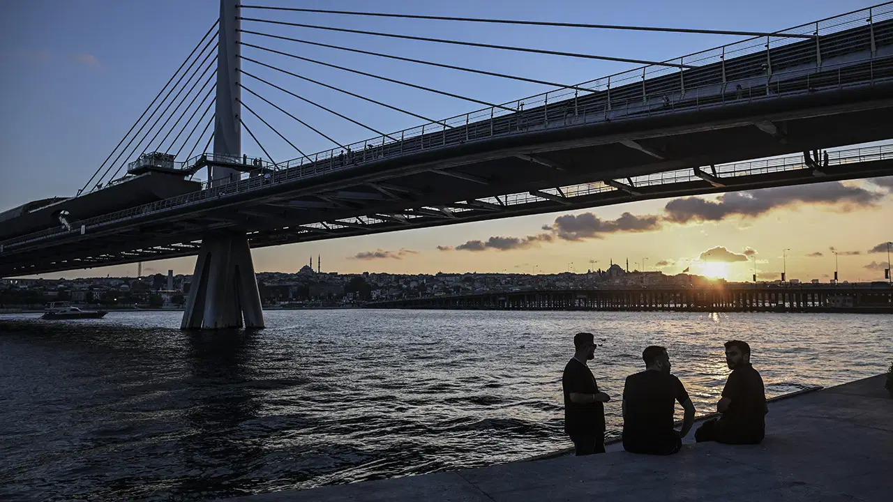 AKOM'dan İstanbul'a hava durumu uyarısı: Poyraz fırtına şeklinde esecek-3