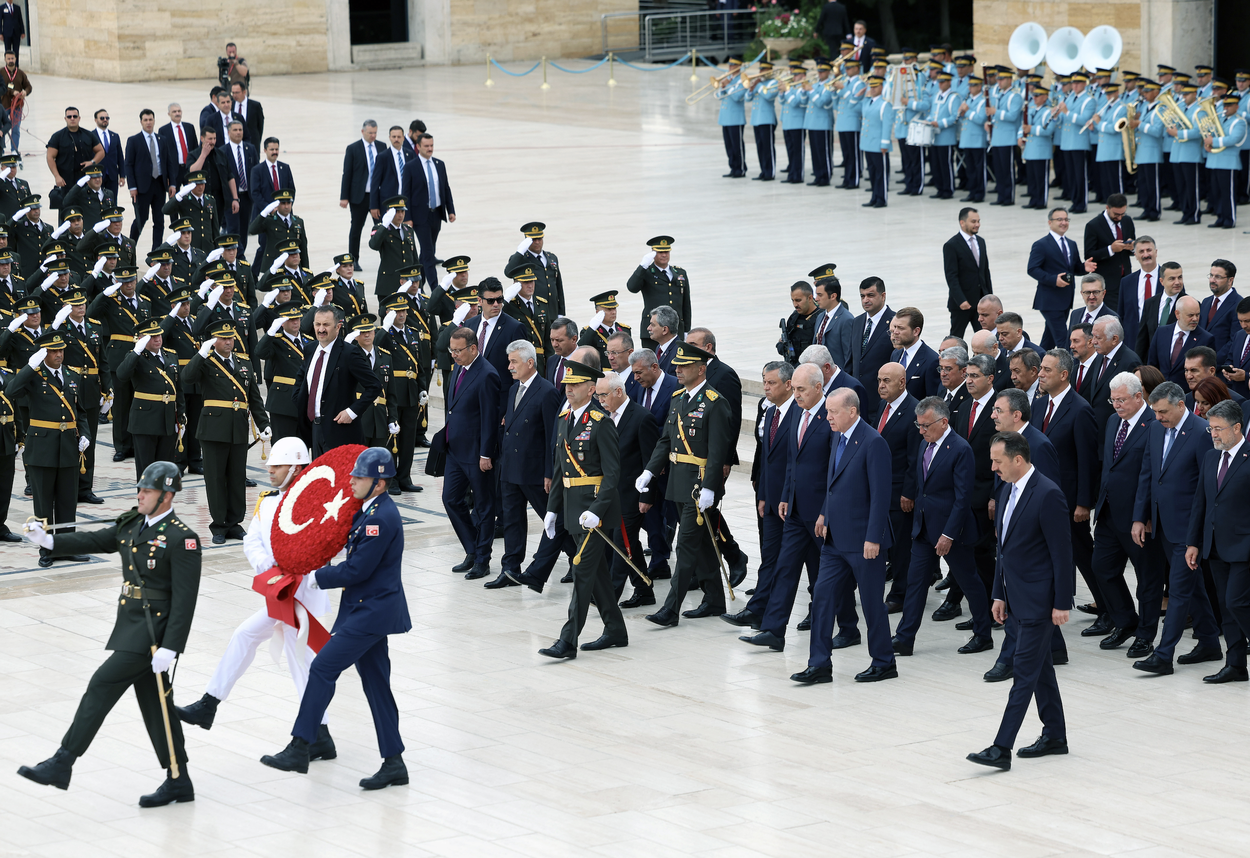 Cumhurbaşkanı Erdoğan başkanlığındaki devlet erkanı 30 Ağustos Zaferi'nin 104. yılında Anıtkabir'i ziyaret etti