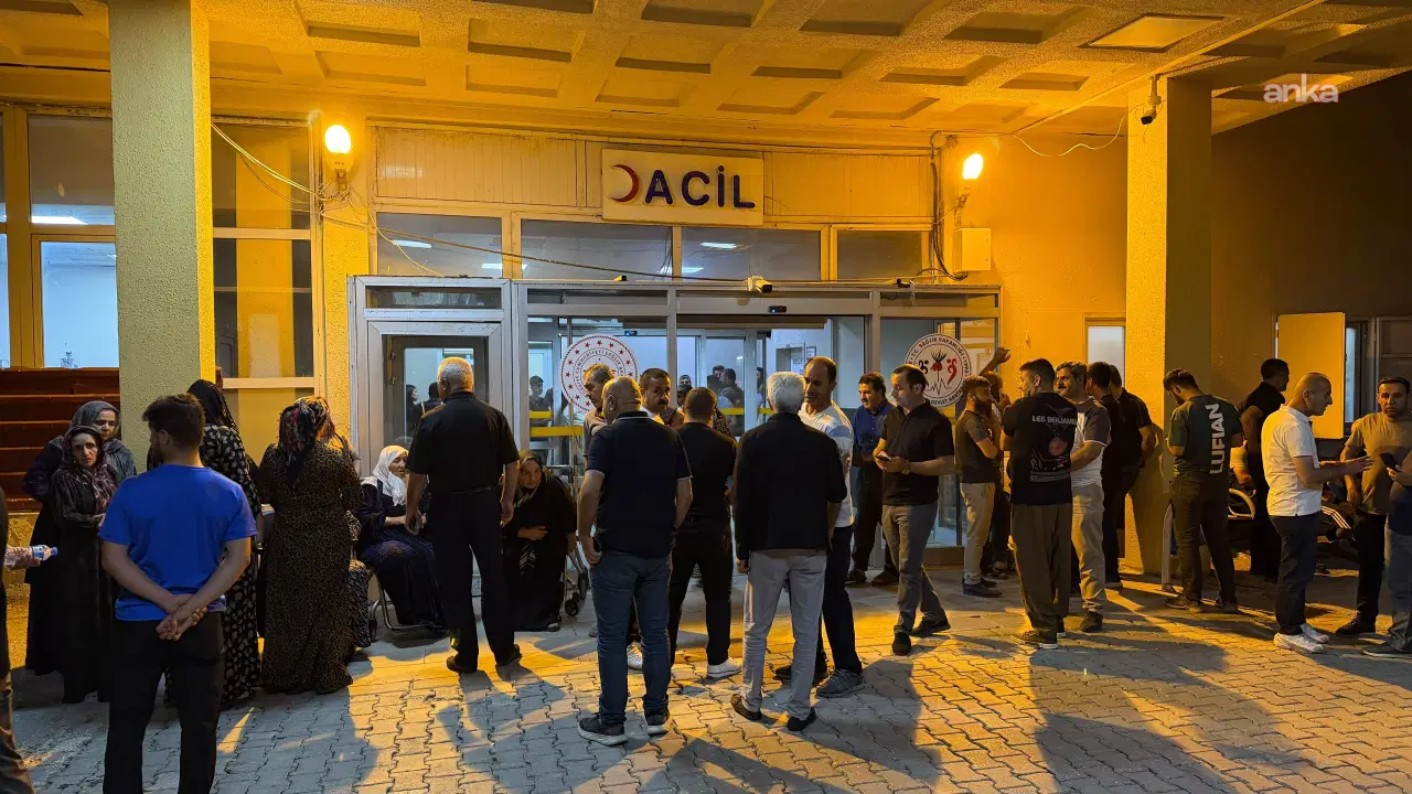 Hakkari Yüksekova’da Akaryakıt Istasyonundan Çıkan Araç Alev Aldı2.Jpeg