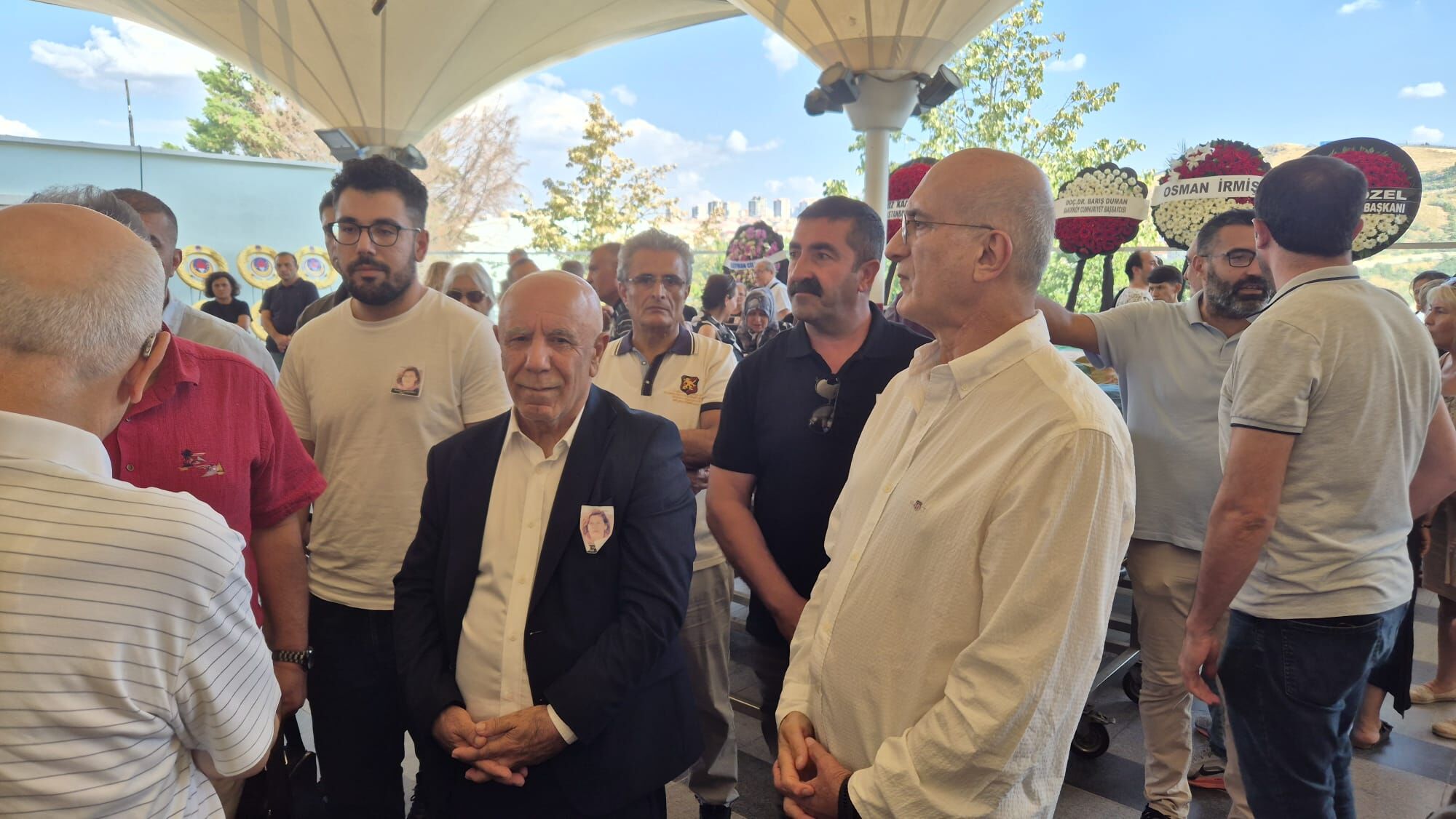 Yüksel Işık Eşi Cenaze 1