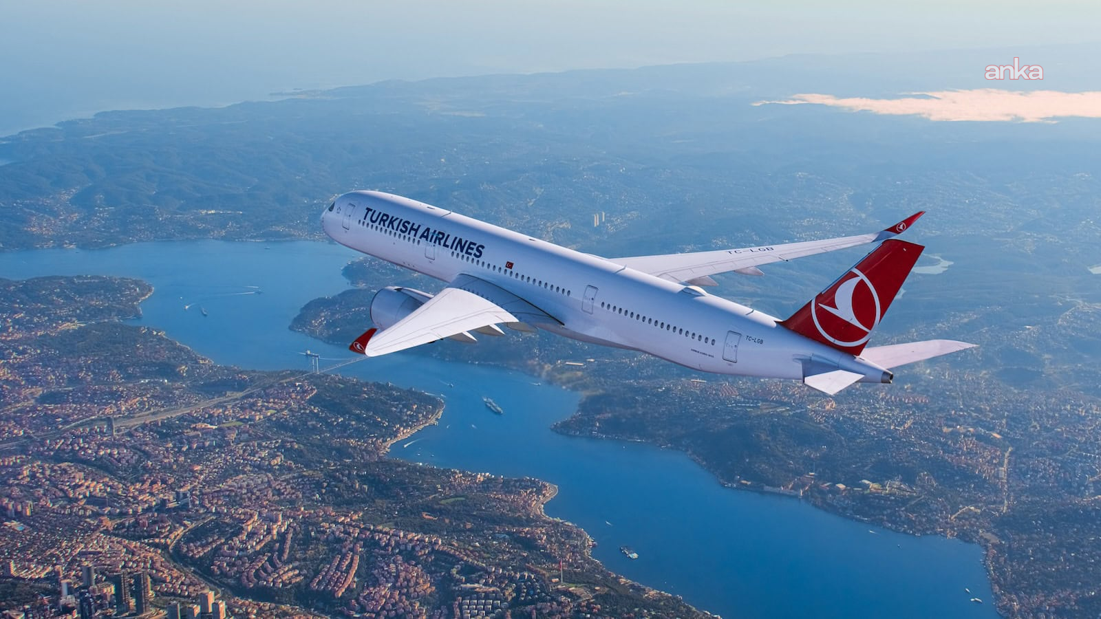 ABD'nin İran'a yönelik ekonomik yaptırımlarını havacılık sektörünü de kapsayacak şekilde genişletmesinin ardından Türkiye ile İran arasındaki hava ulaşımında yeni bir gelişme yaşandı. Türk Hava Yolları (THY), AJet ve Pegasus'un 21 Eylül itibarıyla İran'a