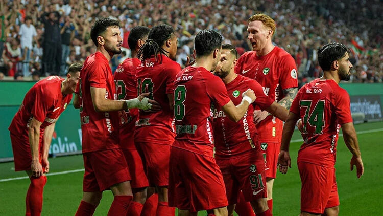 Amedspor, evinde Başakşehir’i 5-0 mağlup etti