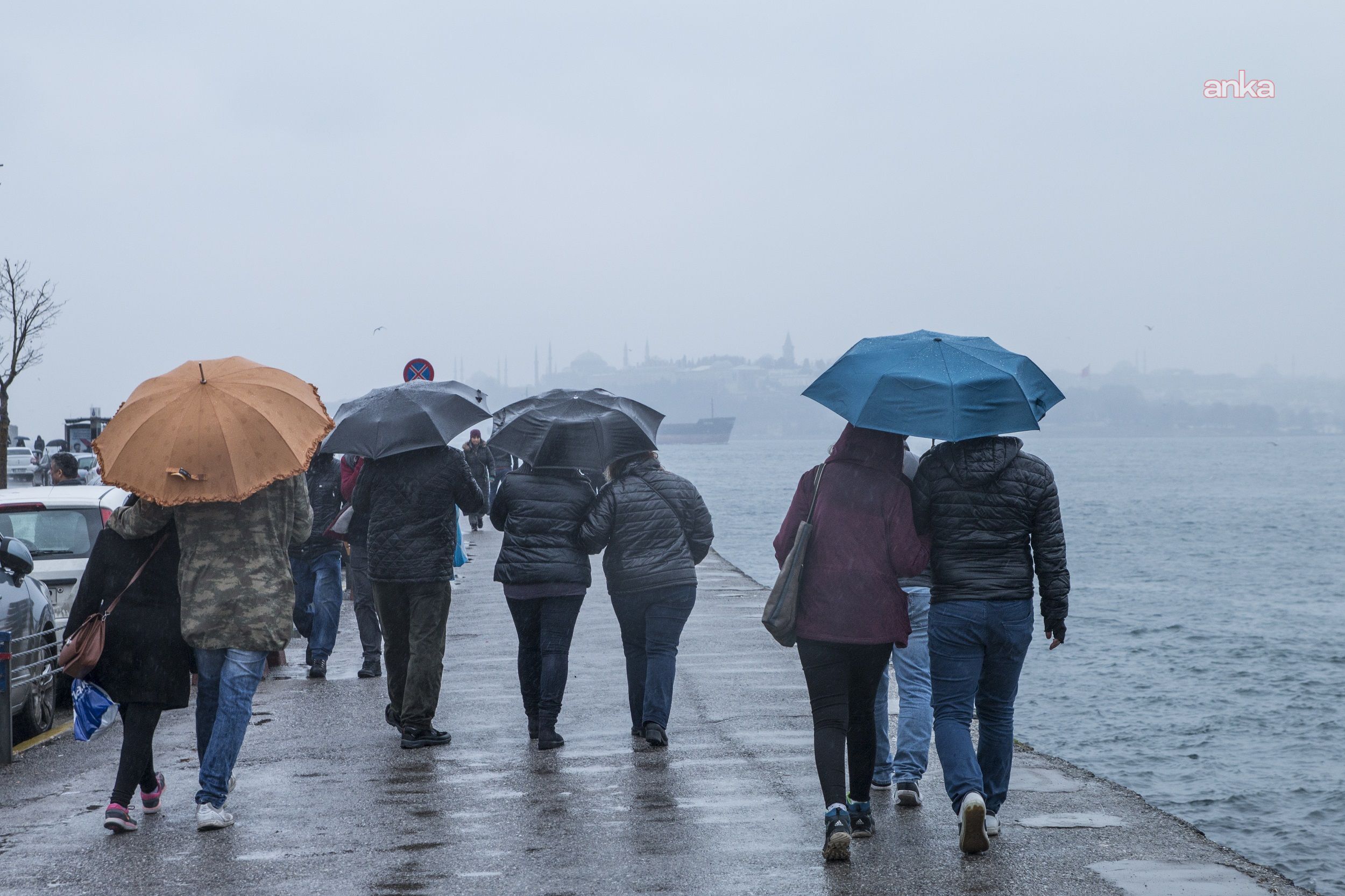 Akom Uyardı: İstanbul'a Kuvvetli Sağanak Geliyor4