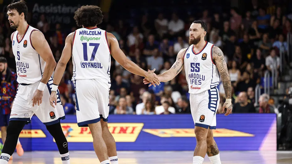 Anadolu Efes Mike James