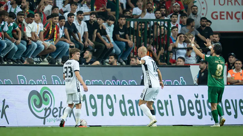 Beşiktaş Amedspor 8