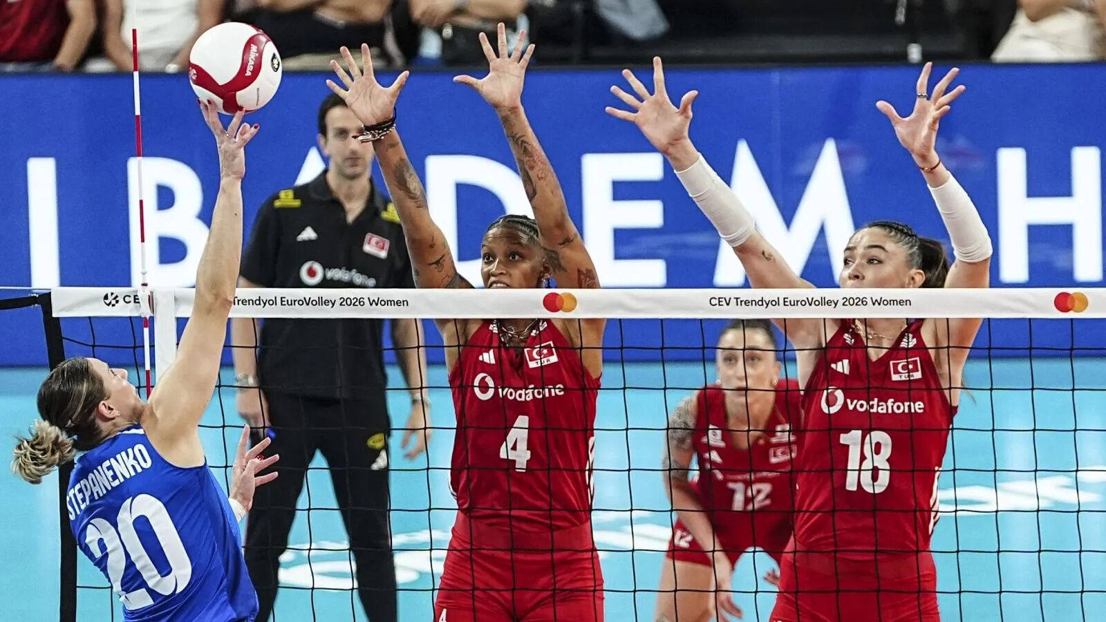 Filenin Sultanları, Avrupa Şampiyonası’nda çeyrek finale yükseldi