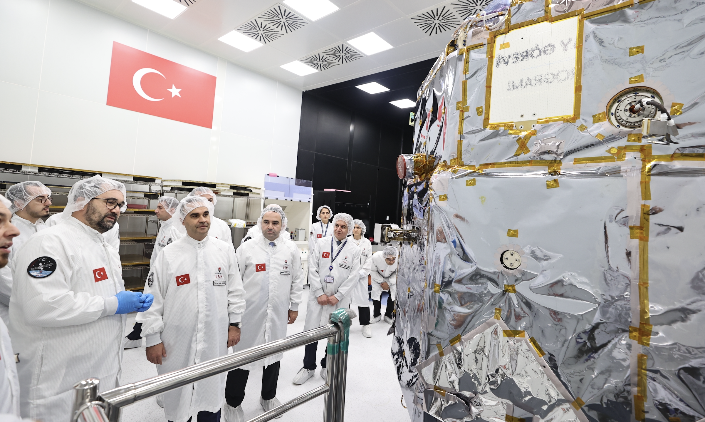 Bakan Kacır duyurdu: Türkiye'nin ay yolculuğu için tarih belli oldu-1