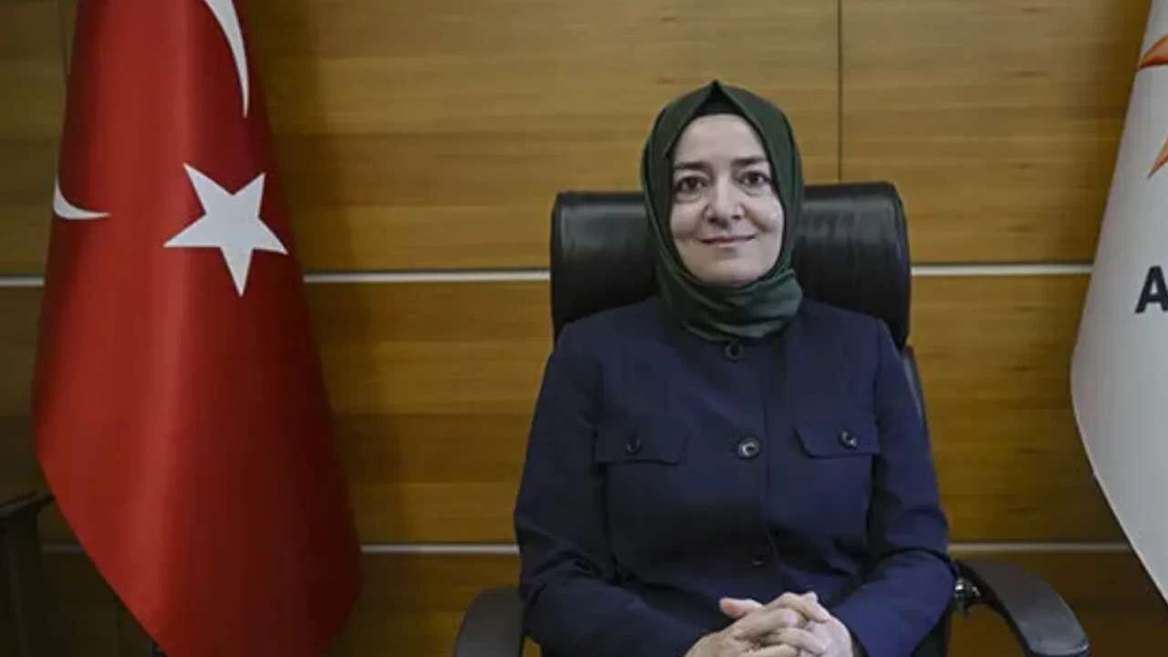 Fatma Betül Sayan Kaya 1