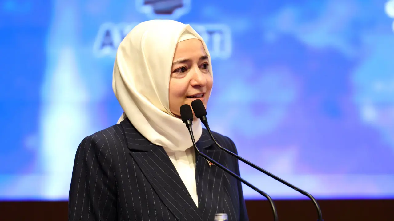 Fatma Betül Sayan Kaya 6