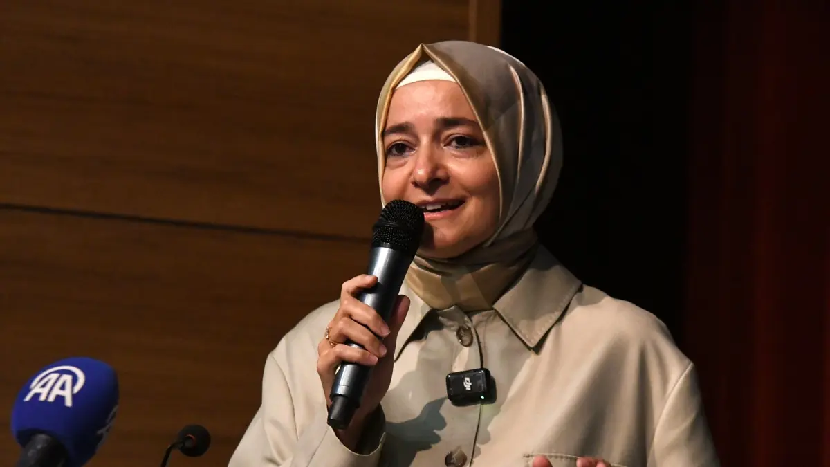Fatma Betül Sayan Kaya 8
