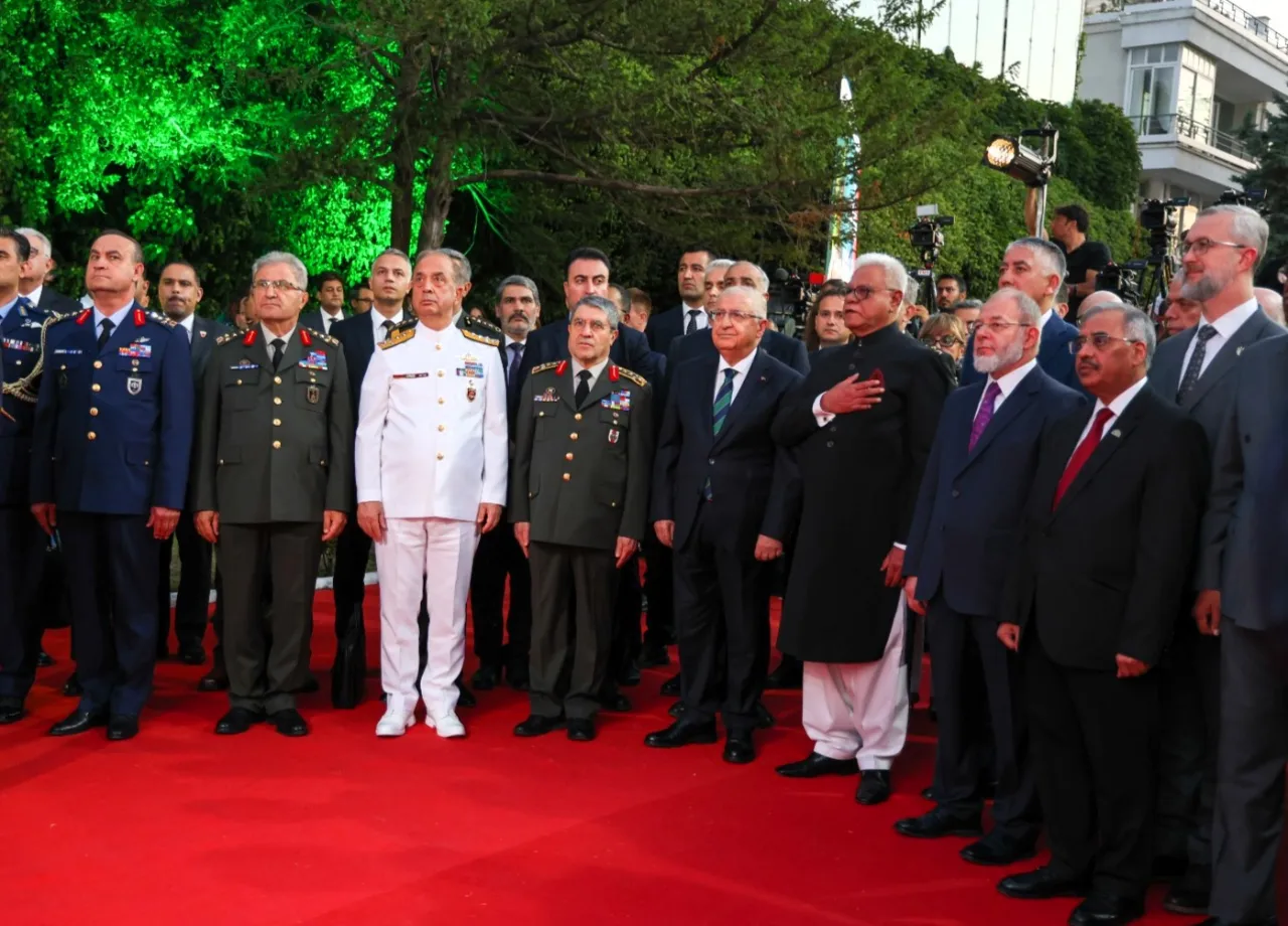 Pakistan Milli Gunu (3)