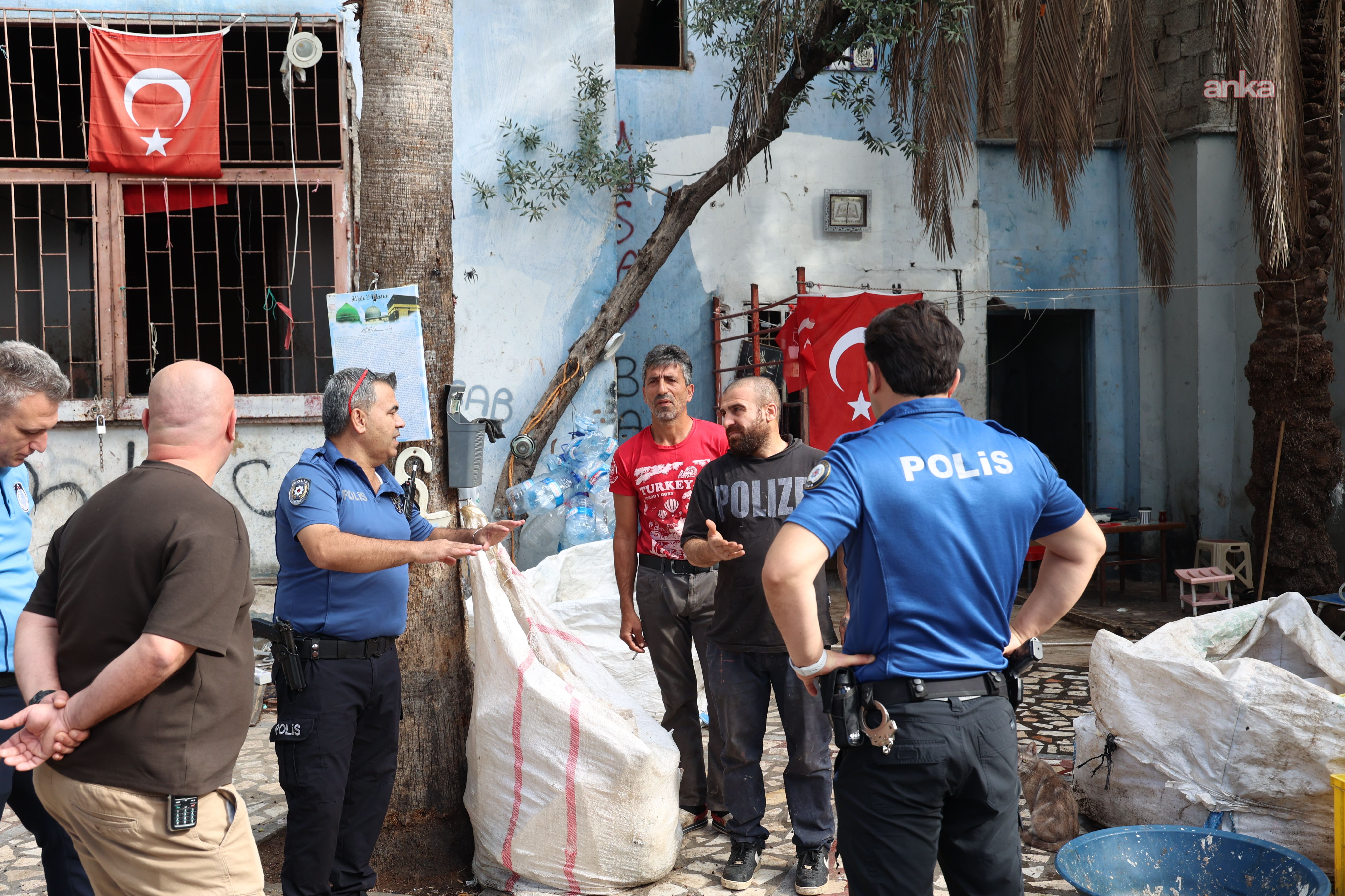 Antalya Balbey Mahallesi’nde temizlik operasyonu: 15 kamyon atık kaldırıldı-2