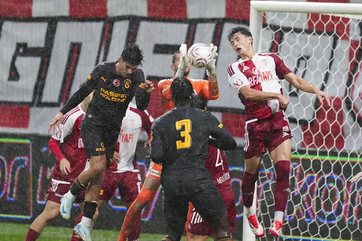 Galatasaray Pendikspor hazırlık maçı skoru: Cim Bom 3-0'dan geri döndü
