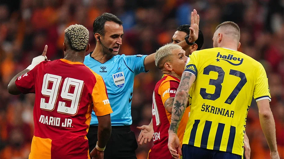 Trio ekibinden derbi kararı: Batrakov ve Torreira pozisyonlarında penaltı var mı?-1