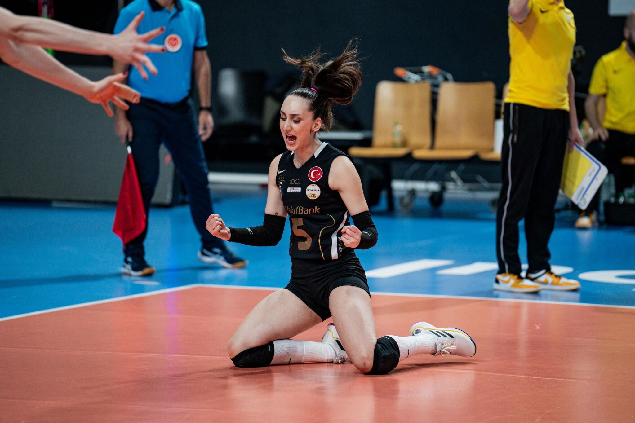 Ayça Aykaç 1