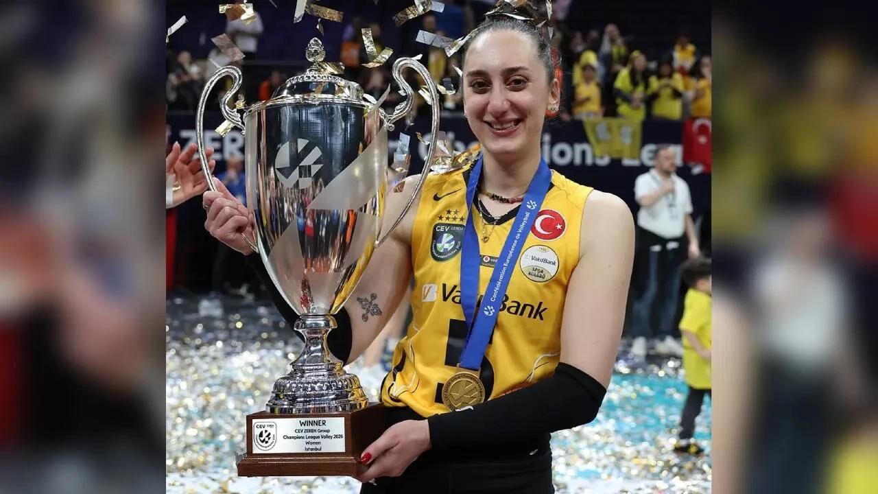 Ayça Aykaç 2