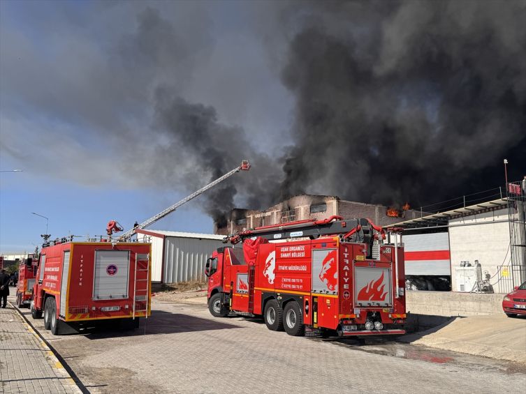 Fabrika Yangın 2