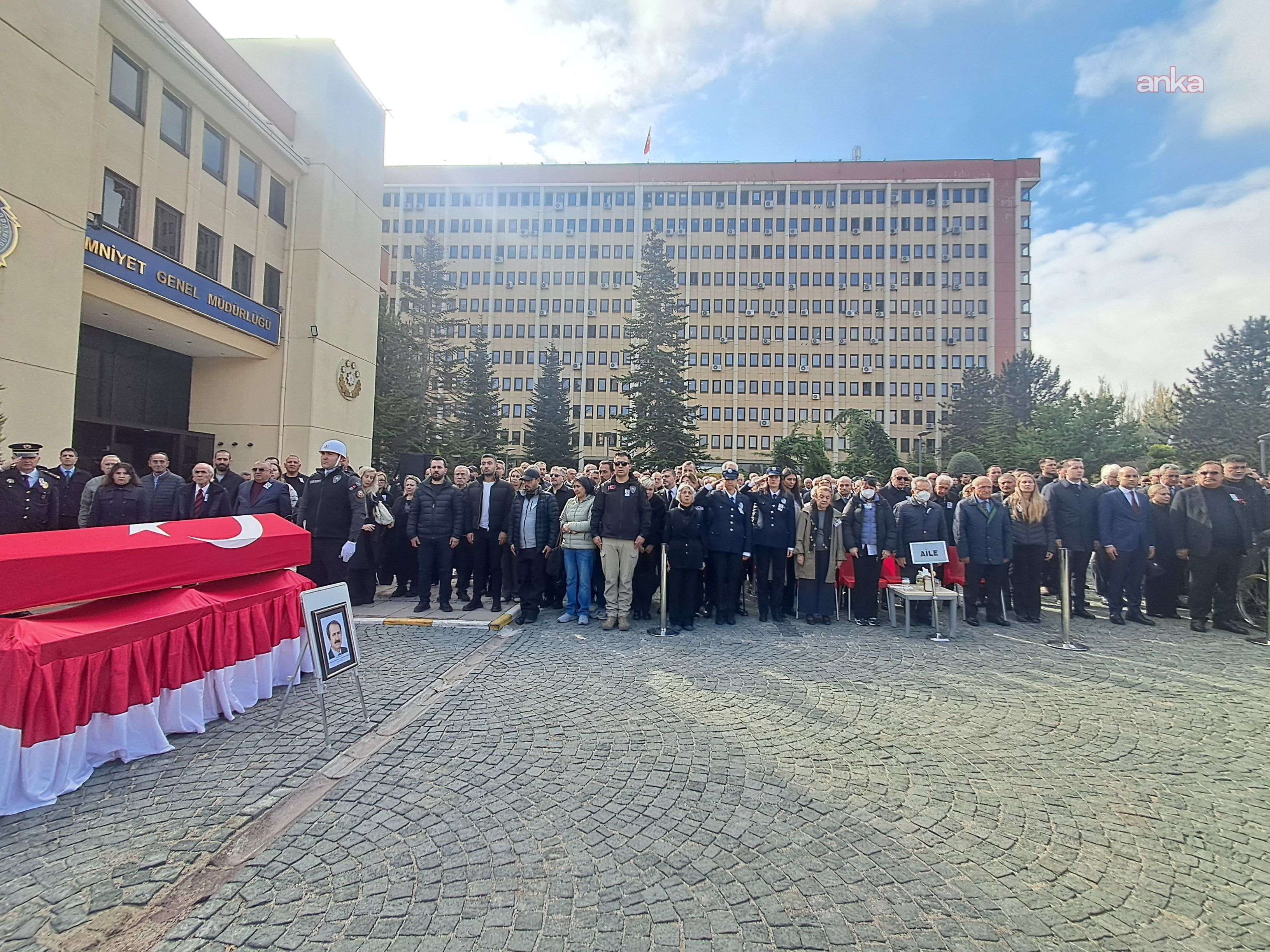 Hayatını Kaybeden Eski Devlet Bakanı Ünal Erkan Için Emniyet'te Tören Düzenlendi1