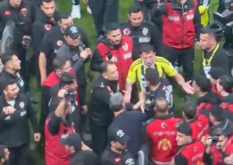 Mert Hakan Yandas Derbi Sonrasi Polis