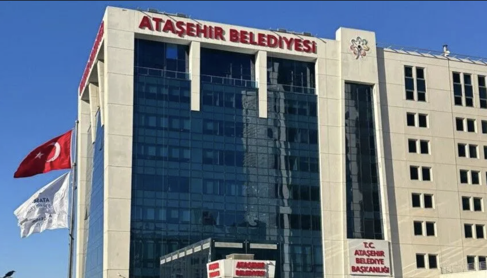 Onursal Adıgüzel’den Murat Güneş ve meclis üyelerinin gözaltına alınmasına tepki