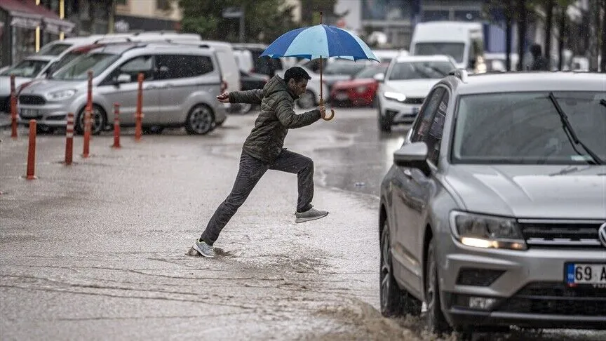 Meteoroloji'den 3 ile sarı kodlu uyarı: Erzurum, Kars ve Tunceli'yi sağanak vurdu