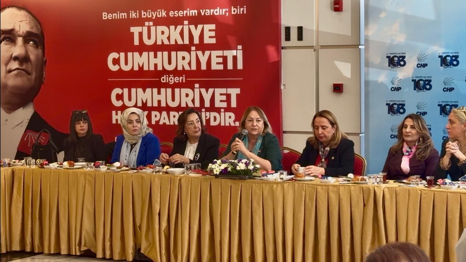 CHP Kadın Kolları, kadın muhtarlarla buluştu-2