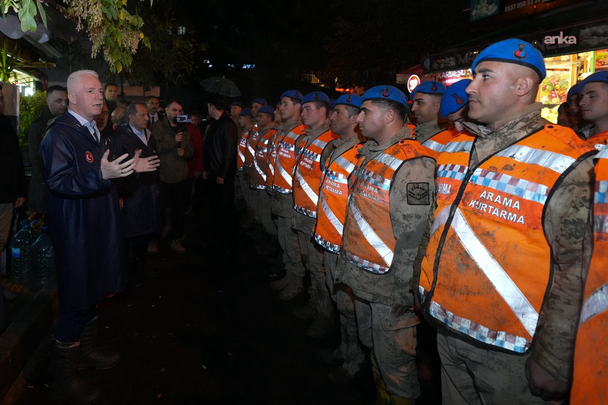 Vali Gül’den 'Ayazağa' Açıklaması: Sel Sonrası Çalışmalar Yarına Kadar Tamamlanacak4