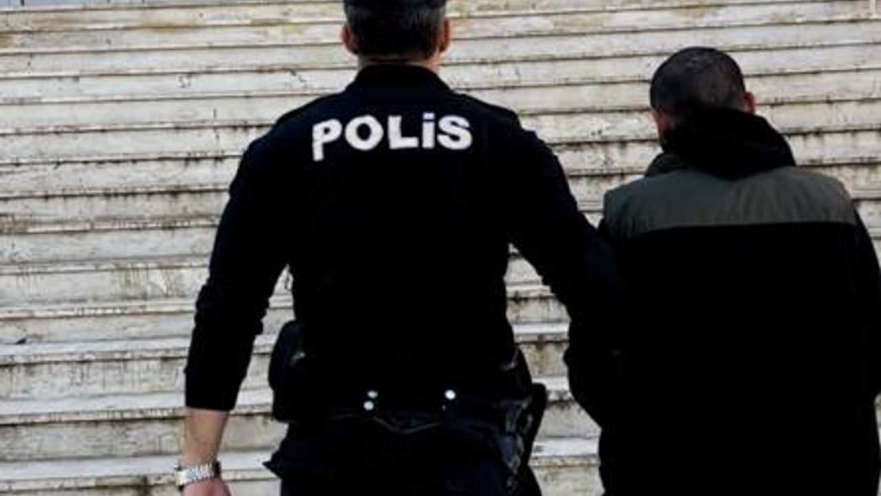 Çanakkale'de dolandırıcılık olaylarına karışan şüpheli İstanbul'da yakalandı