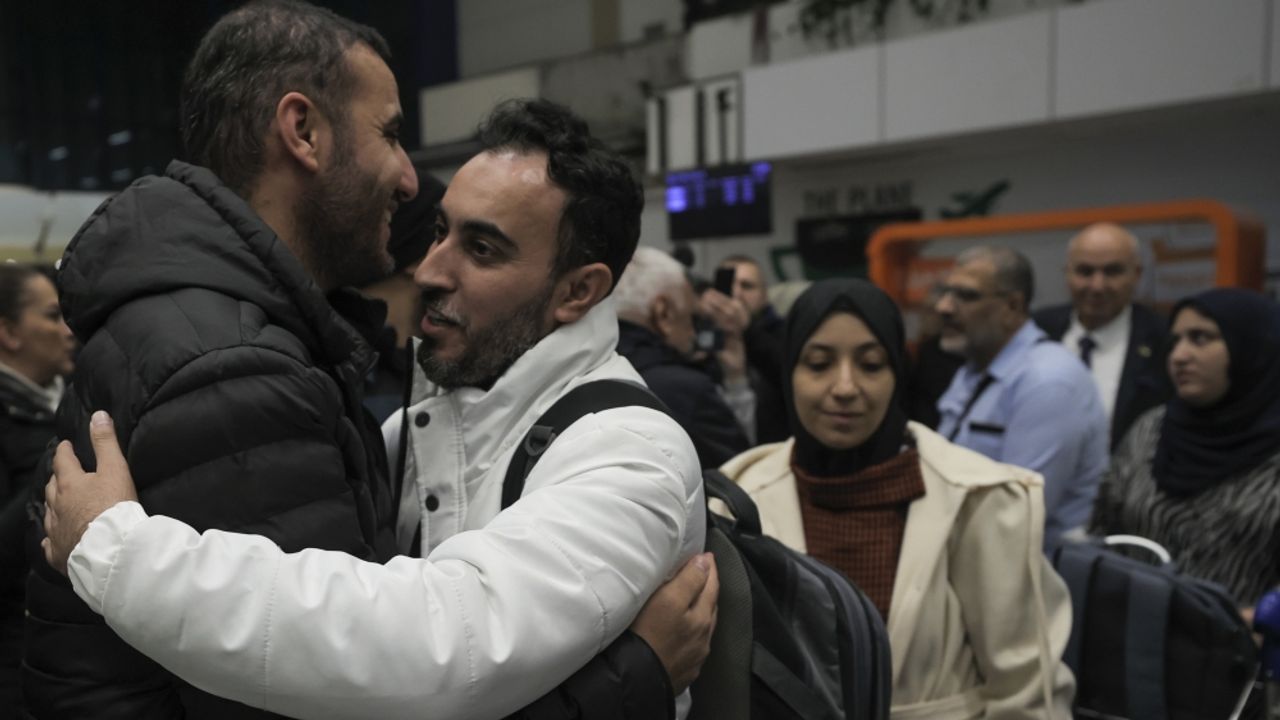 Gazze'den tahliye edilen Bosna Hersek vatandaşları ve yakınları Saraybosna'ya ulaştı