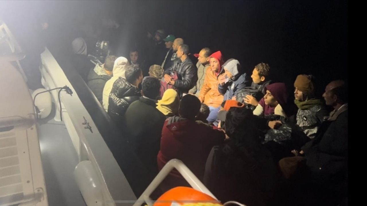 Muğla açıklarında 43 düzensiz göçmen yakalandı