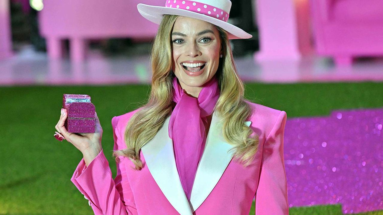 "Barbie"nin yıldızı Margot Robbie, film kazancıyla ne yapacağını anlattı