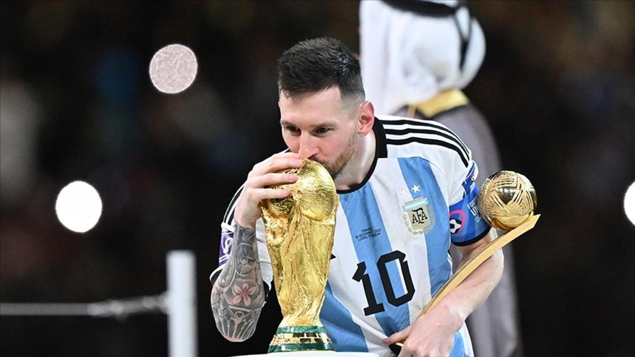 Messi'nin Dünya Kupası formaları, açık arttırmayla satışa çıkıyor