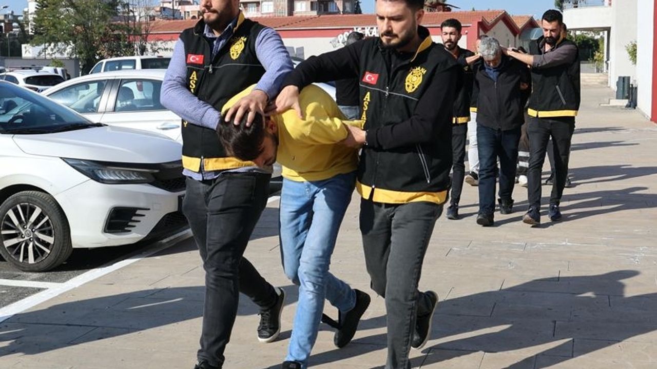 Adana'da metruk evde bulunan erkek cesediyle ilgili 1 zanlı tutuklandı