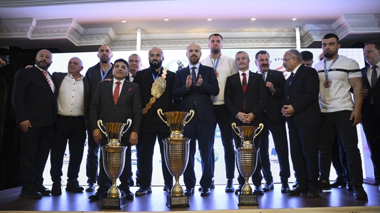 CW Enerji Türkiye Yağlı Güreş Ligi'nde 2023 yılı ödül töreni yapıldı