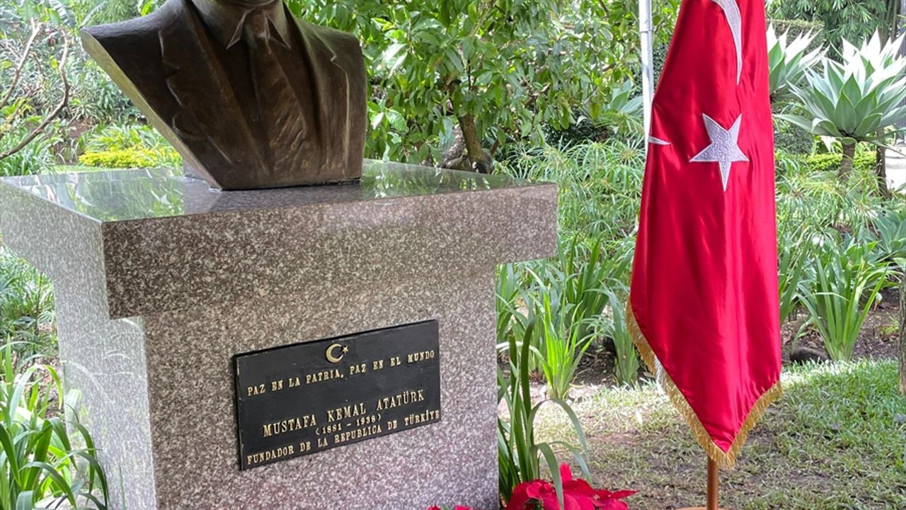 Guatemala Dışişleri Bakanlığı'nda Atatürk büstünün açılışı yapıldı