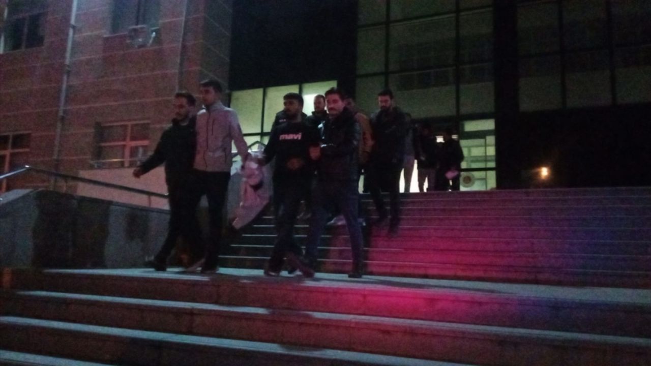 Tekirdağ'da 3 kişinin silahla yaralanmasına ilişkin gözaltına alınan 5 zanlı tutuklandı