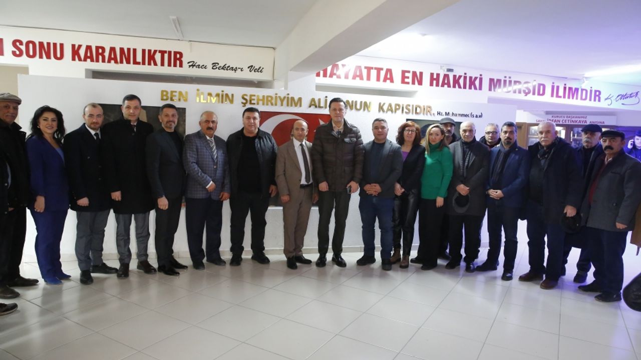 Nebi Hatipoğlu, Hacı Bektaş Veli Anadolu Kültür Vakfı ve derneğini ziyaret etti