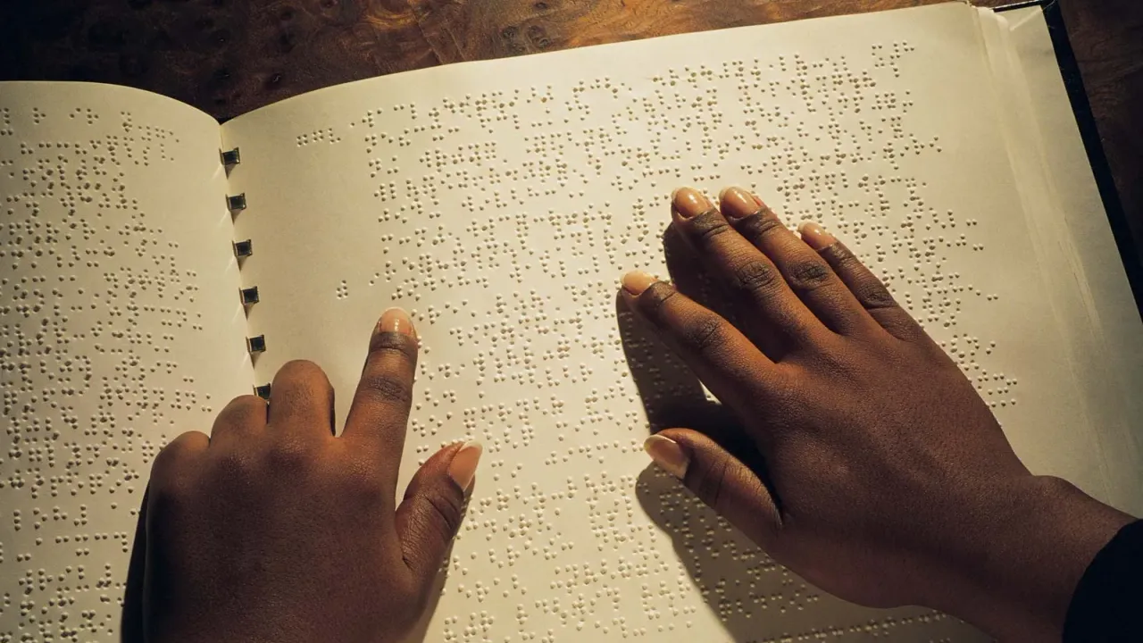 Sesli kitap Braille baskılara alternatif olabilir mi?