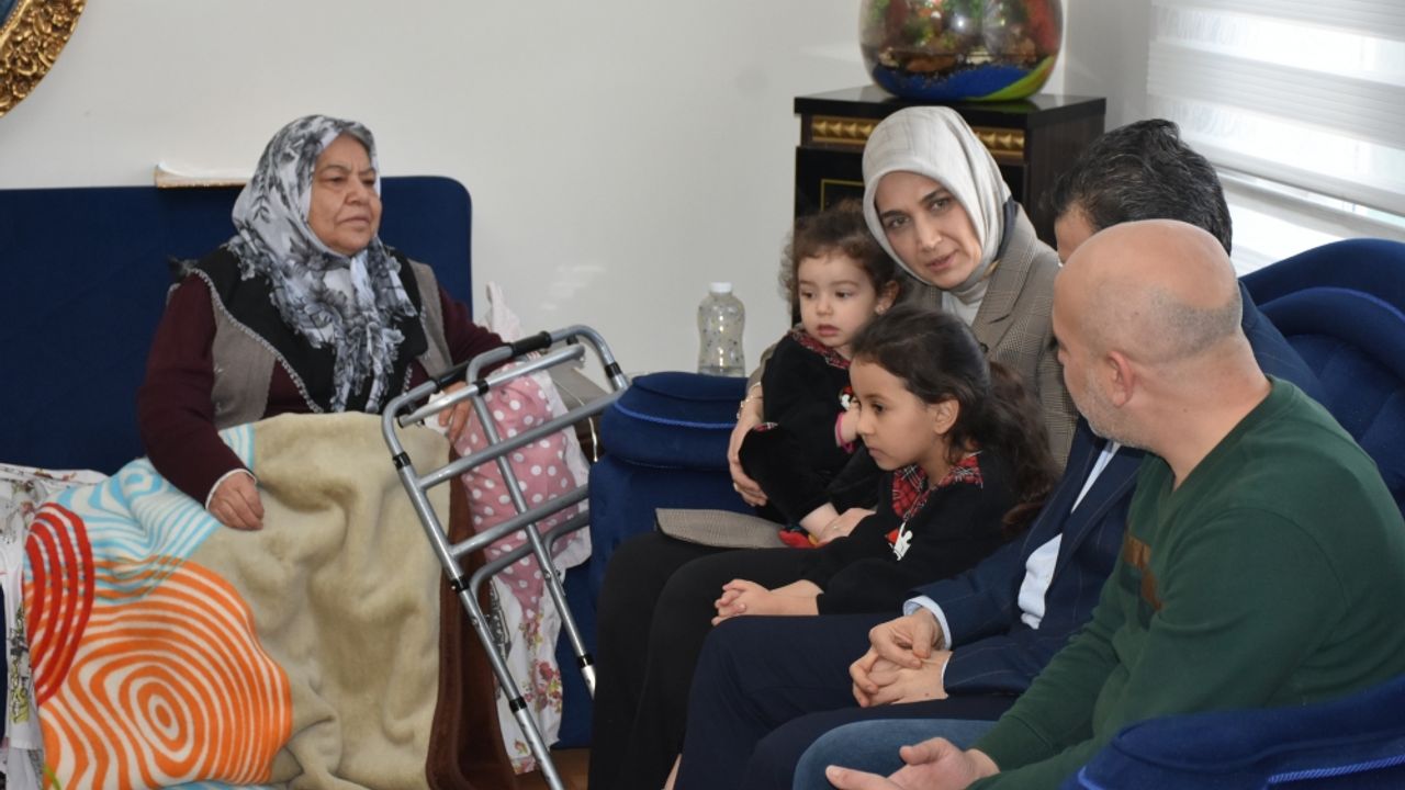 Afyonkarahisar Valisi Yiğitbaşı’ndan depremzede ailelere ziyaret