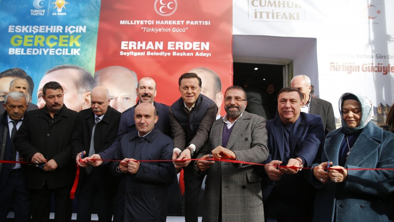 Eskişehir Büyükşehir Belediye Başkan adayı Hatipoğlu, Seyitgazi'yi ziyaret etti