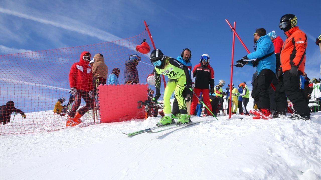Hakkari'de düzenlenen Alp disiplini 1. ayak yarışları sona erdi