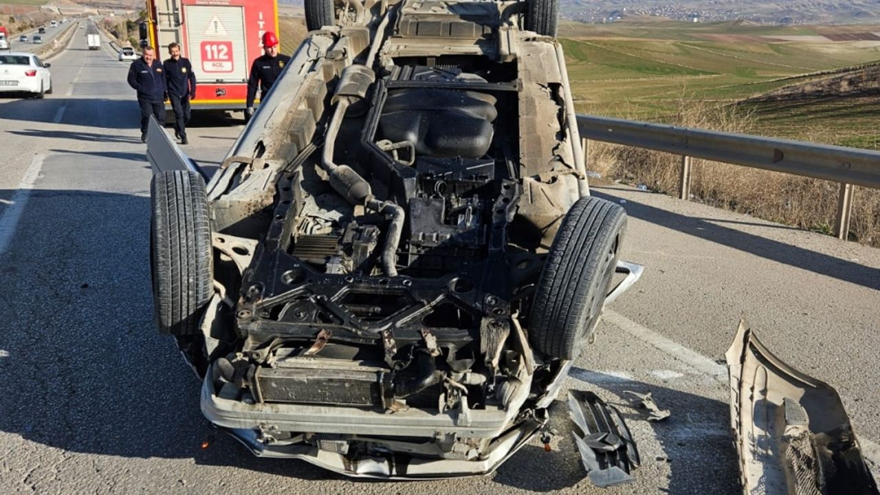 Kırıkkale'de devrilen hafif ticari aracın sürücüsü yaralandı