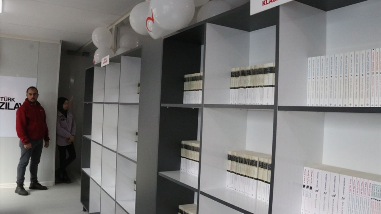 Malatya'da konteyner kentte Türk Kızılay 100. Yıl Kütüphanesi açıldı