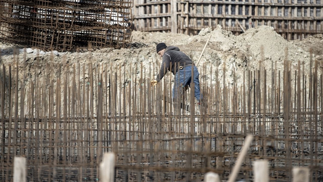 Pazarcık'ta iş yerlerinin inşaatı tüm hızıyla devam ediyor