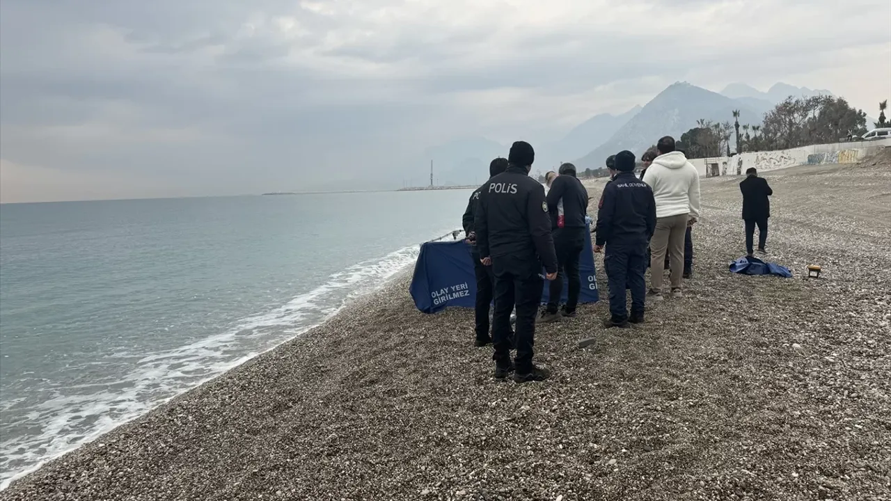 Antalya sahilde bir ceset daha bulundu