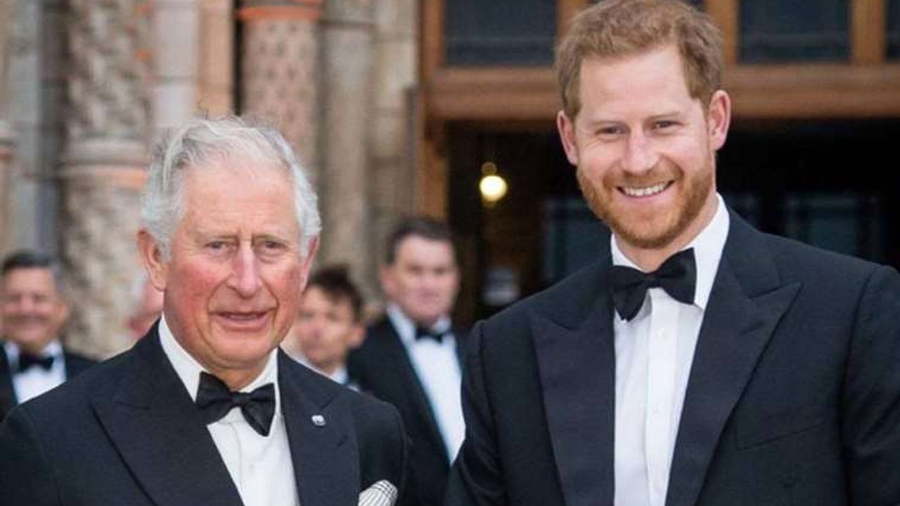 Prens Harry, babası 3.Charles'ın kanser olduğunu öğrenince İngiltere'ye gitti