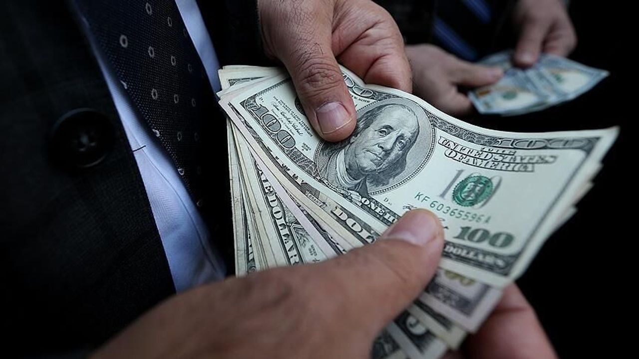 Piyasalarda gün sonu: Dolar ve Euro düşüşte, Sterlin hafif yükselişte