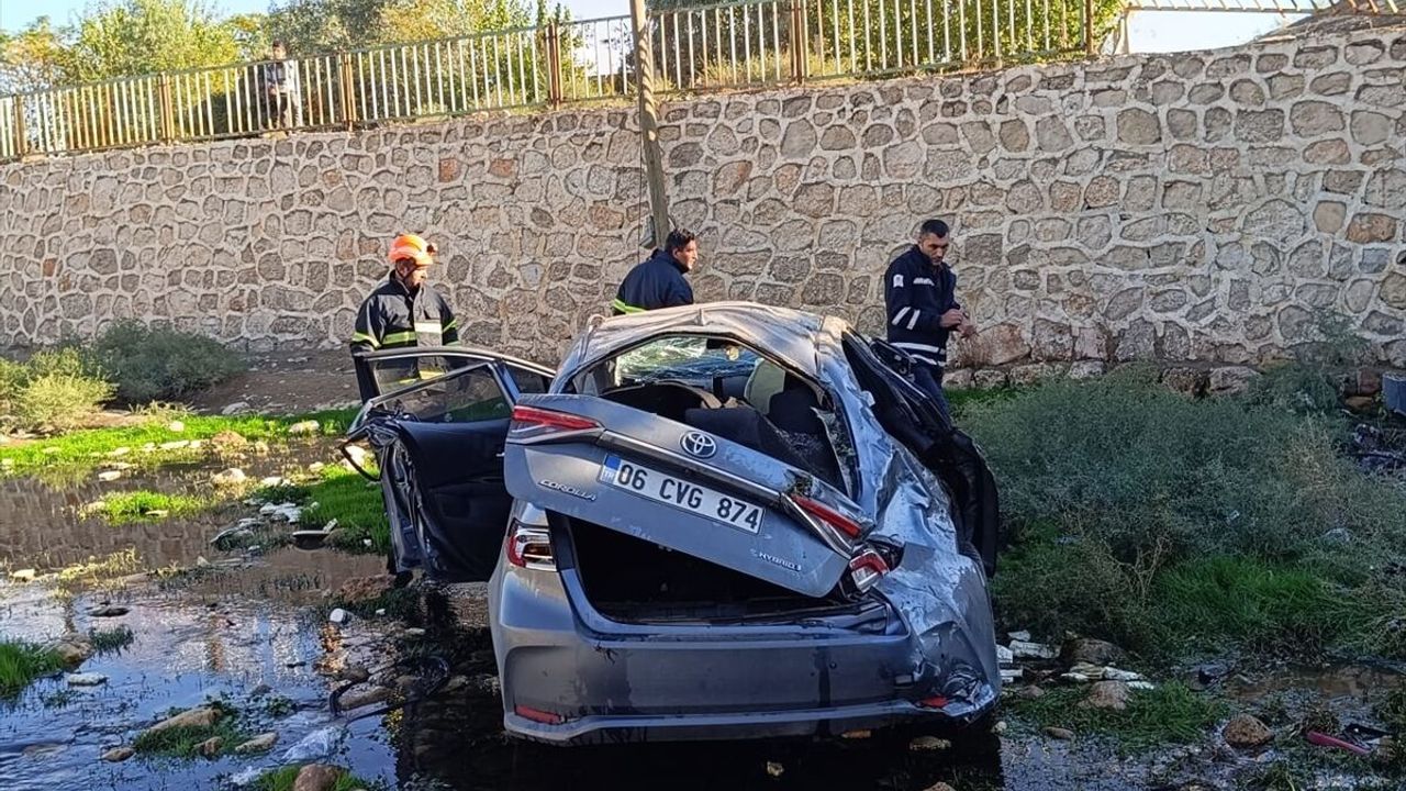 Mardin'de aracın dere yatağına düştüğü trafik kazasında 3 yaralı