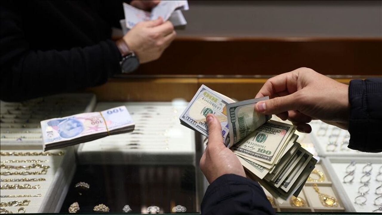 3 Şubat 2026 döviz piyasası: Dolar yükselişte, euro ve sterlin geriliyor