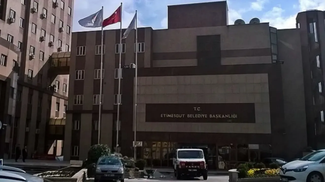 Son dakika... Etimesgut Belediyesi'ne operasyon: 4 gözaltı - 24 Saat Gazetesi Ankara
